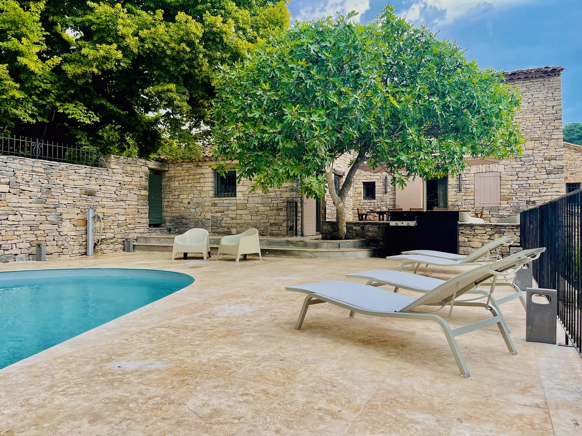 Le Presbytère · piscine — Mas d’Âme