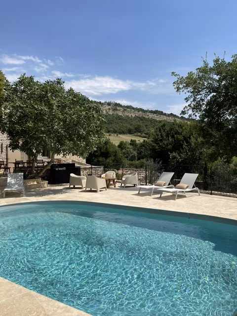 Le Presbytère · piscine — Mas d’Âme