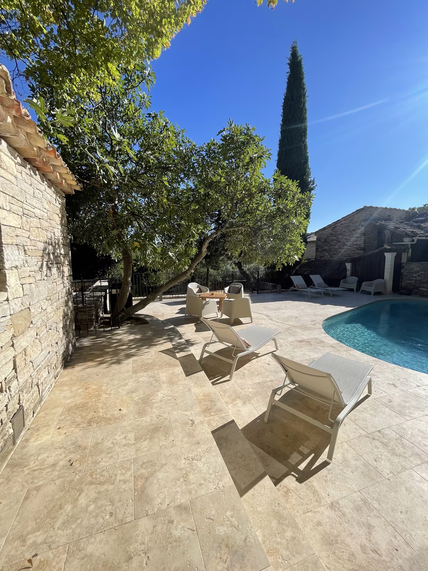 Le Presbytère · piscine — Mas d’Âme