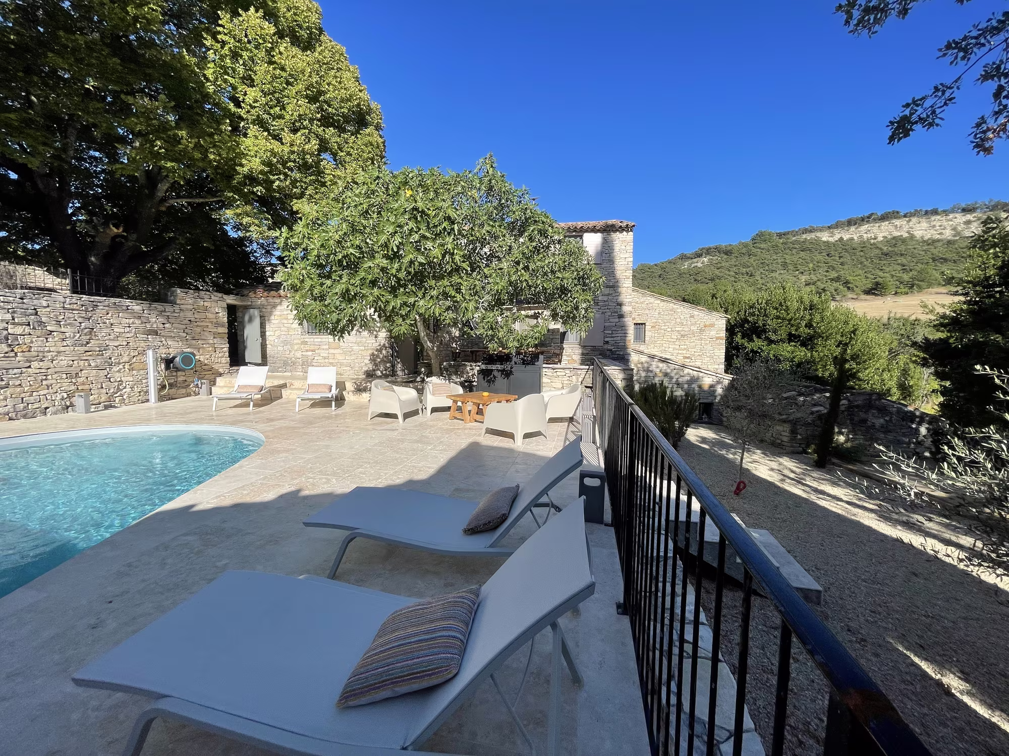 Le Presbytère · piscine — Mas d’Âme