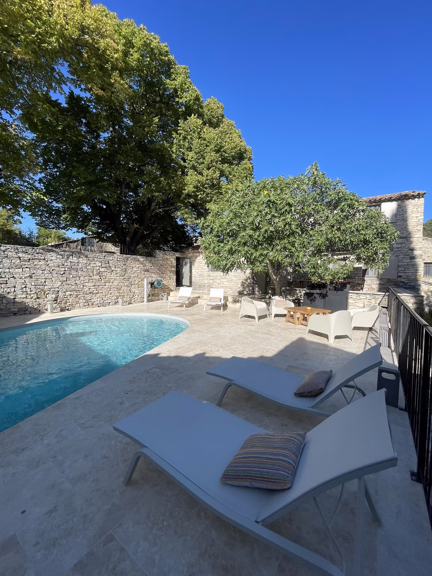 Le Presbytère · piscine — Mas d’Âme